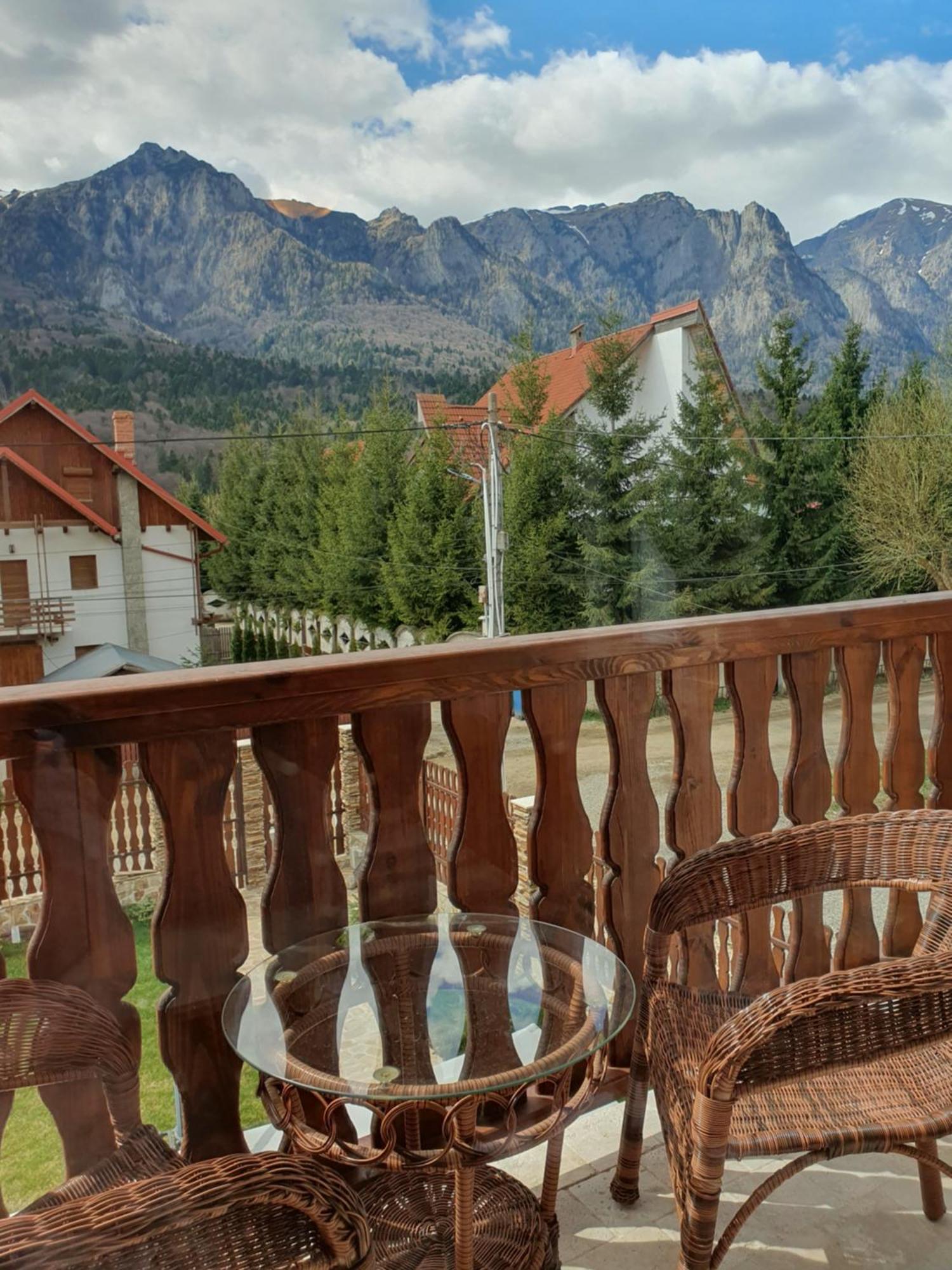 Poiana Golf Chalet 부스테니 외부 사진